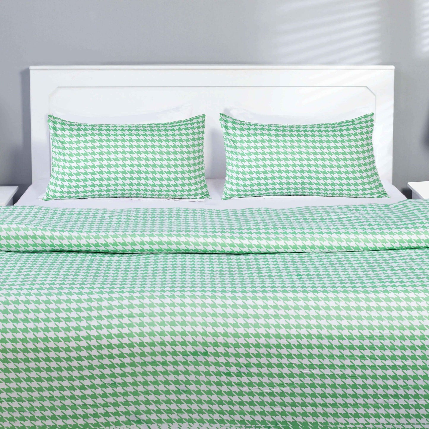 Quilt Cover (Modern Green Houndstooth Pattern)