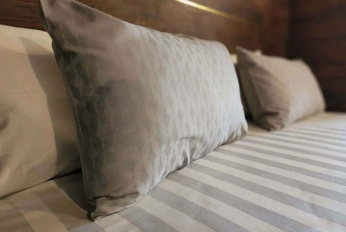 Quilt cover Set (Grey self print)