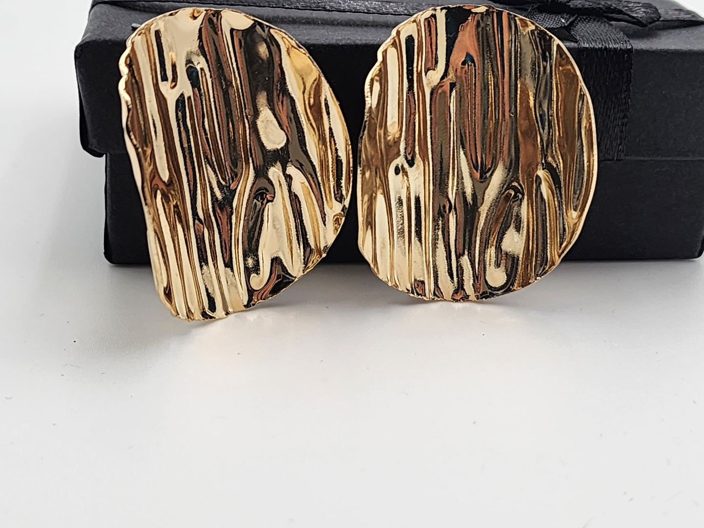 Potato Chip Shape Stainless Steel Earrings (Gold)