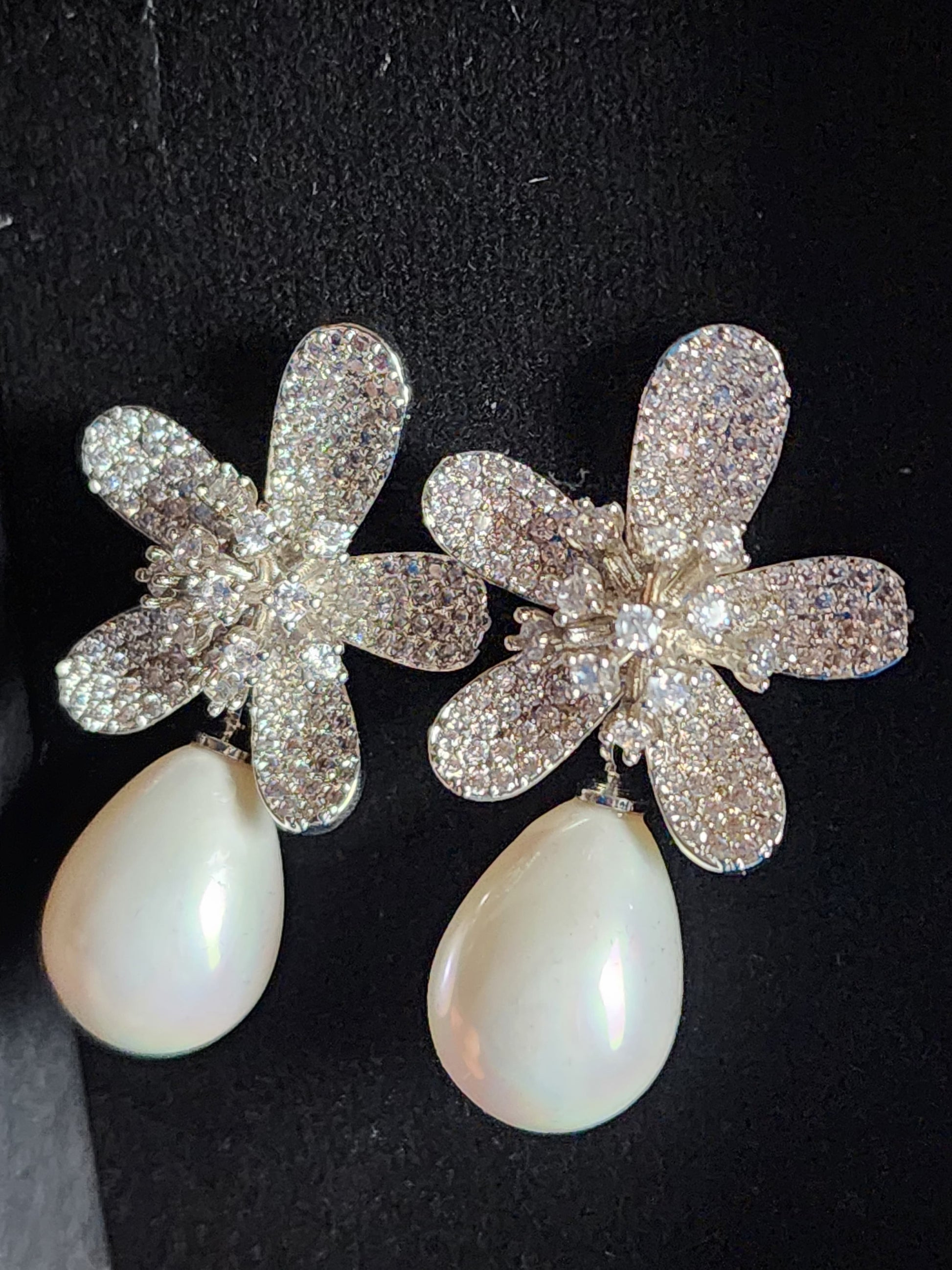 Pearl Drop Earrings - Handmade Stories
