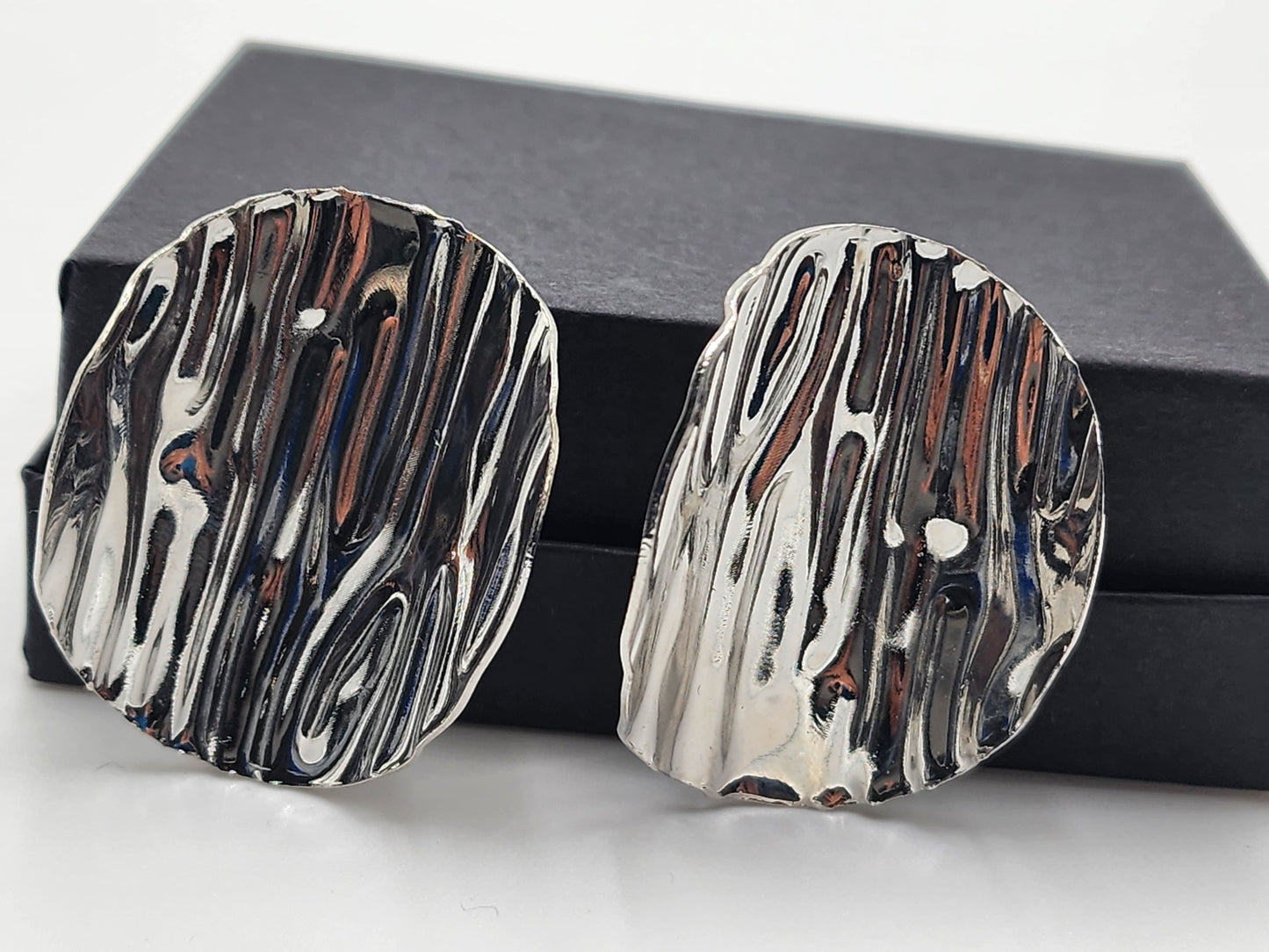 Potato Chip Shape Stainless Steel Earrings (Silver)