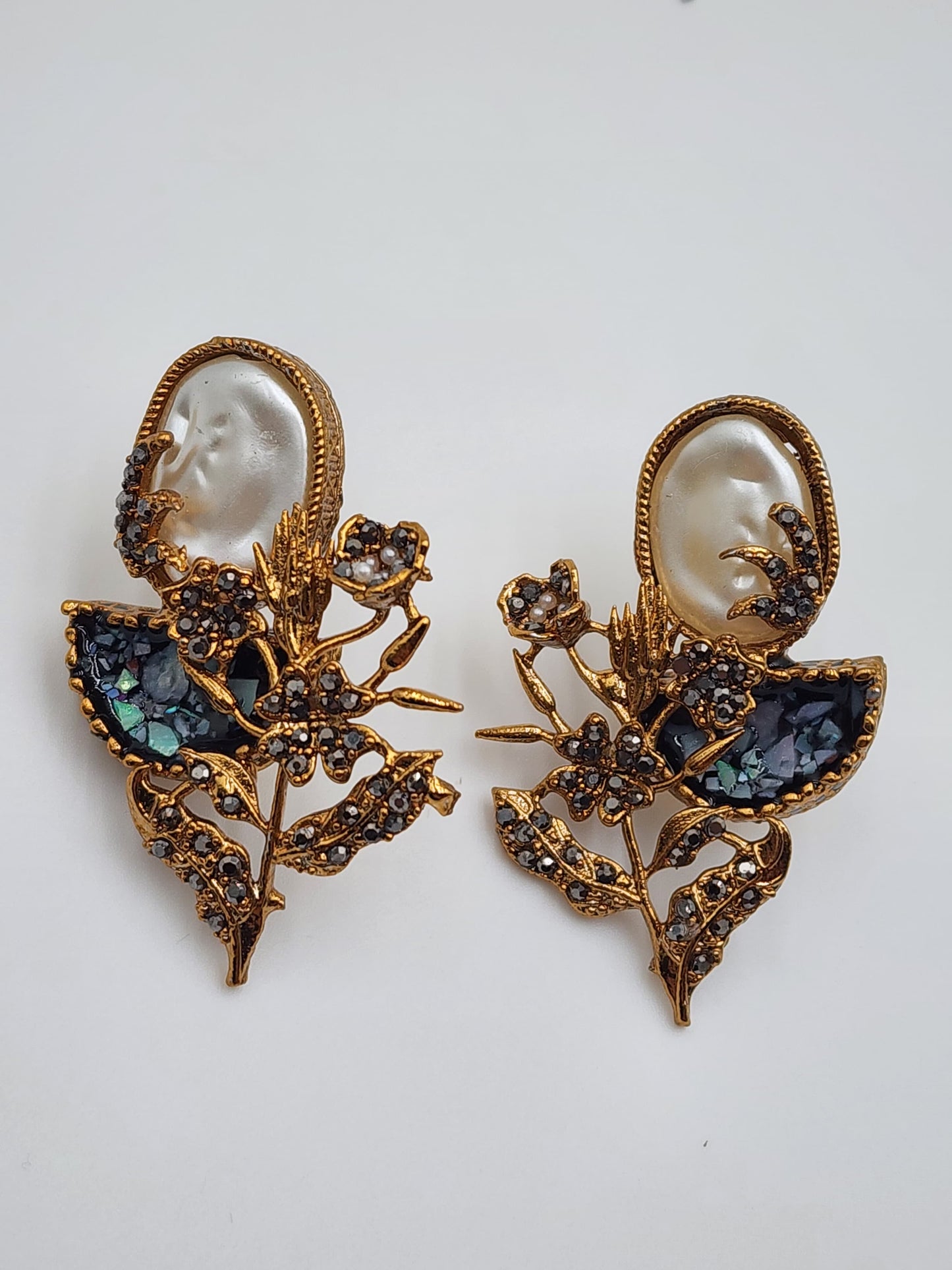 Women Pearl Earrings (Design-II)