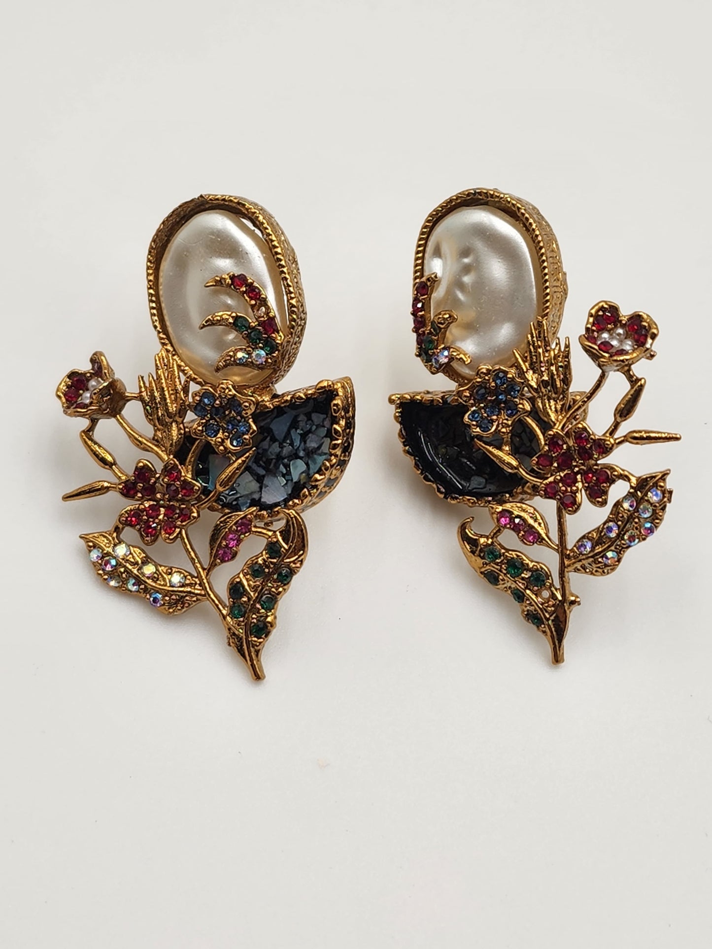 Women Pearl Earrings (Design-I)