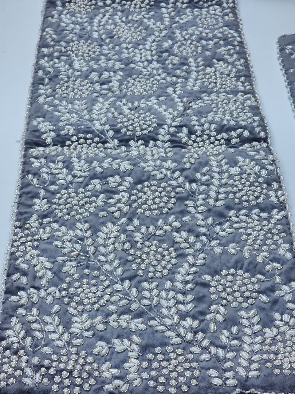 Handmade Beaded Table Runner Set (Grey Silver and Pearl)