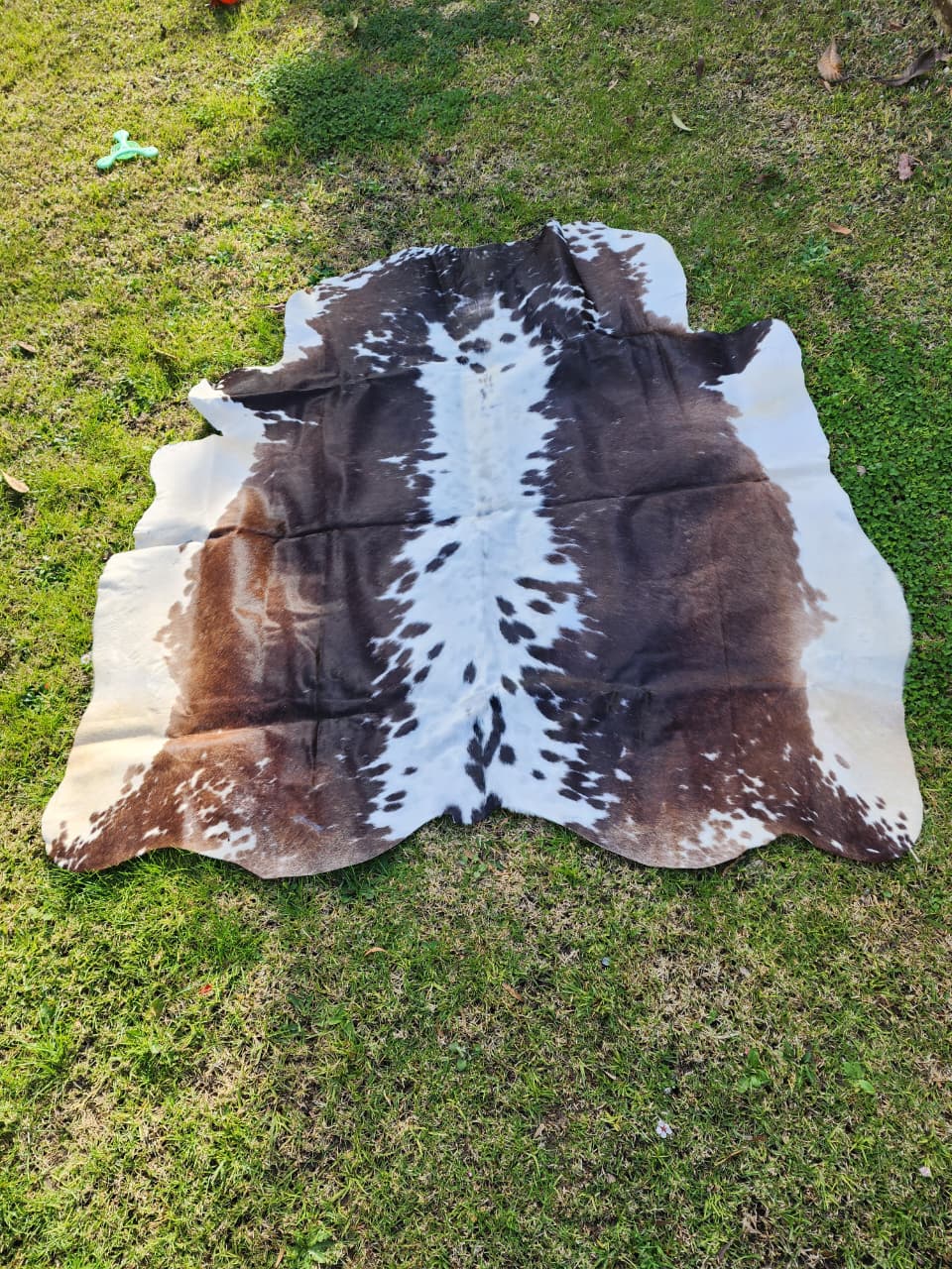 Premium Natural Cowhide Rugs -3 - Handmade Stories