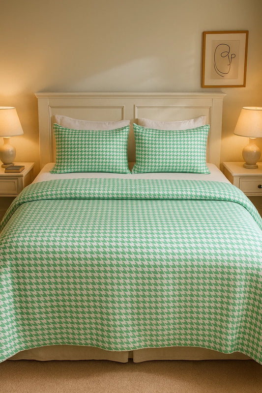 Quilt Cover (Modern Green Houndstooth Pattern)