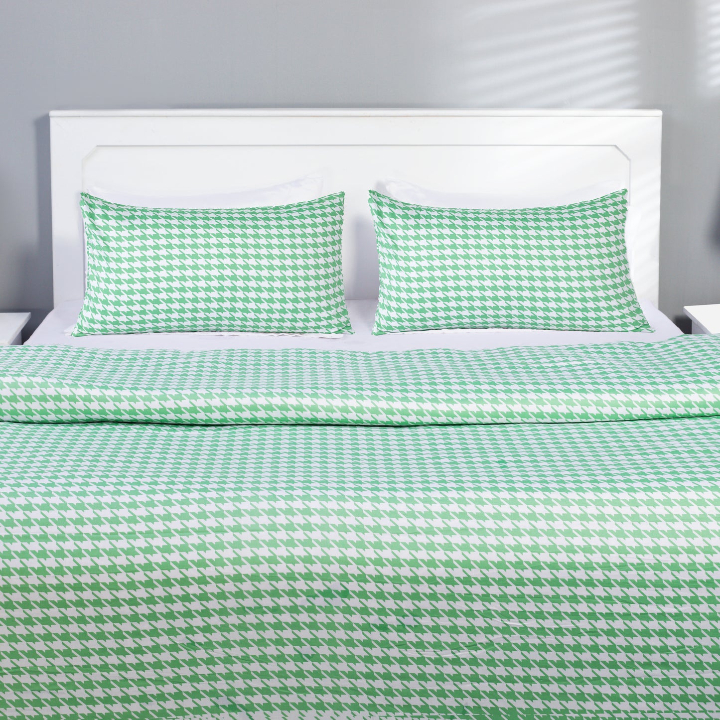 Modern Green Houndstooth Pattern Duvet Cover