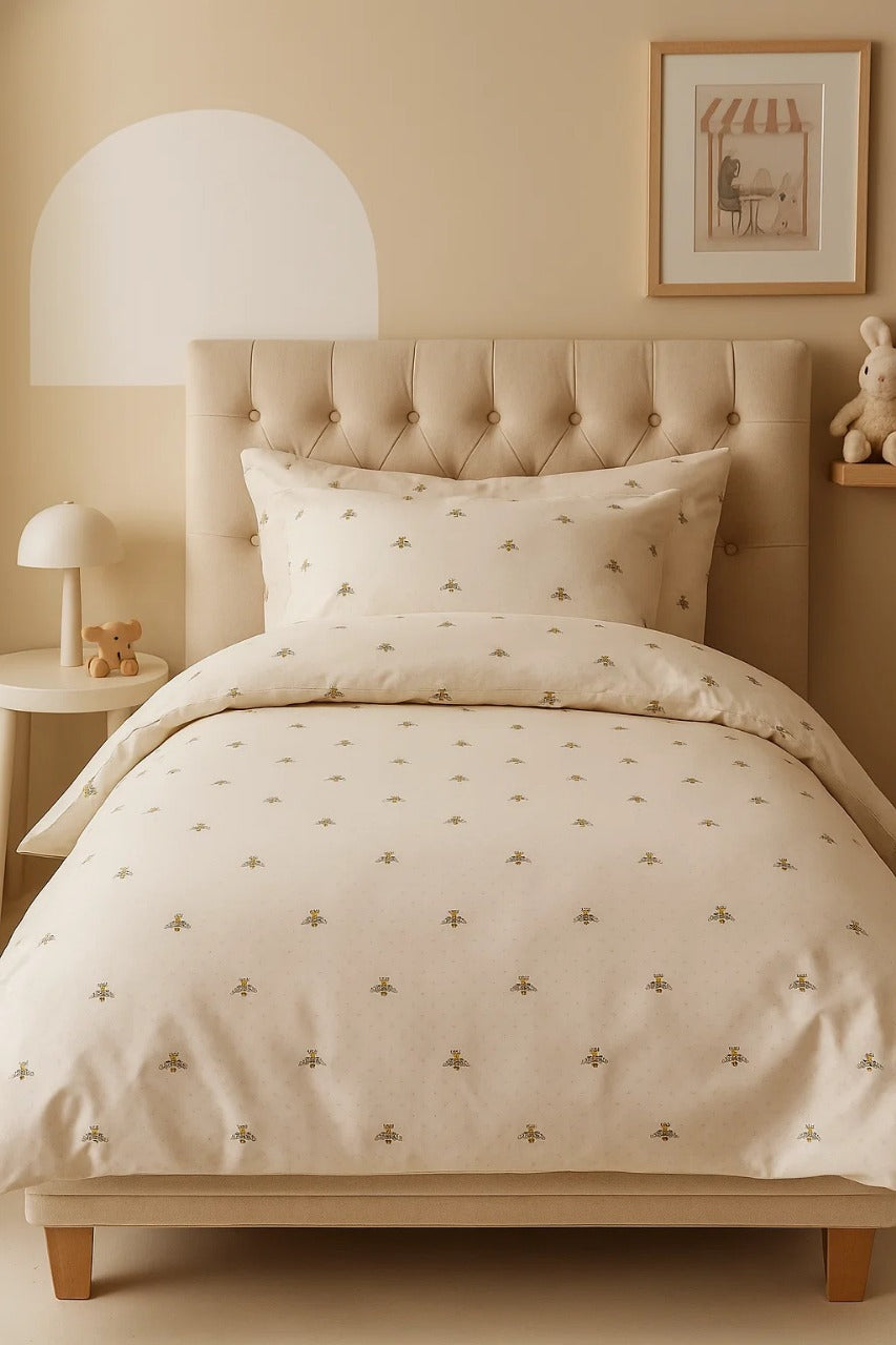 Premium Quality Bed Sheet Set with Flat Sheet (Fun Bee-Patterned)