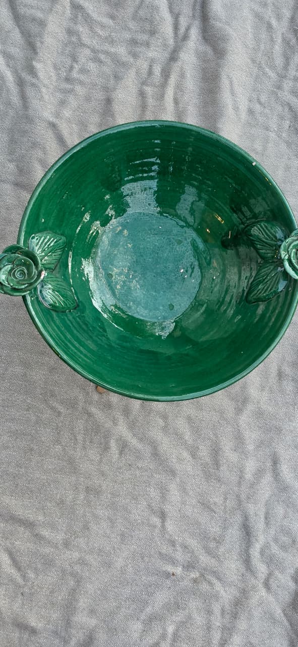 Ceramic serving platter with stand (Green)