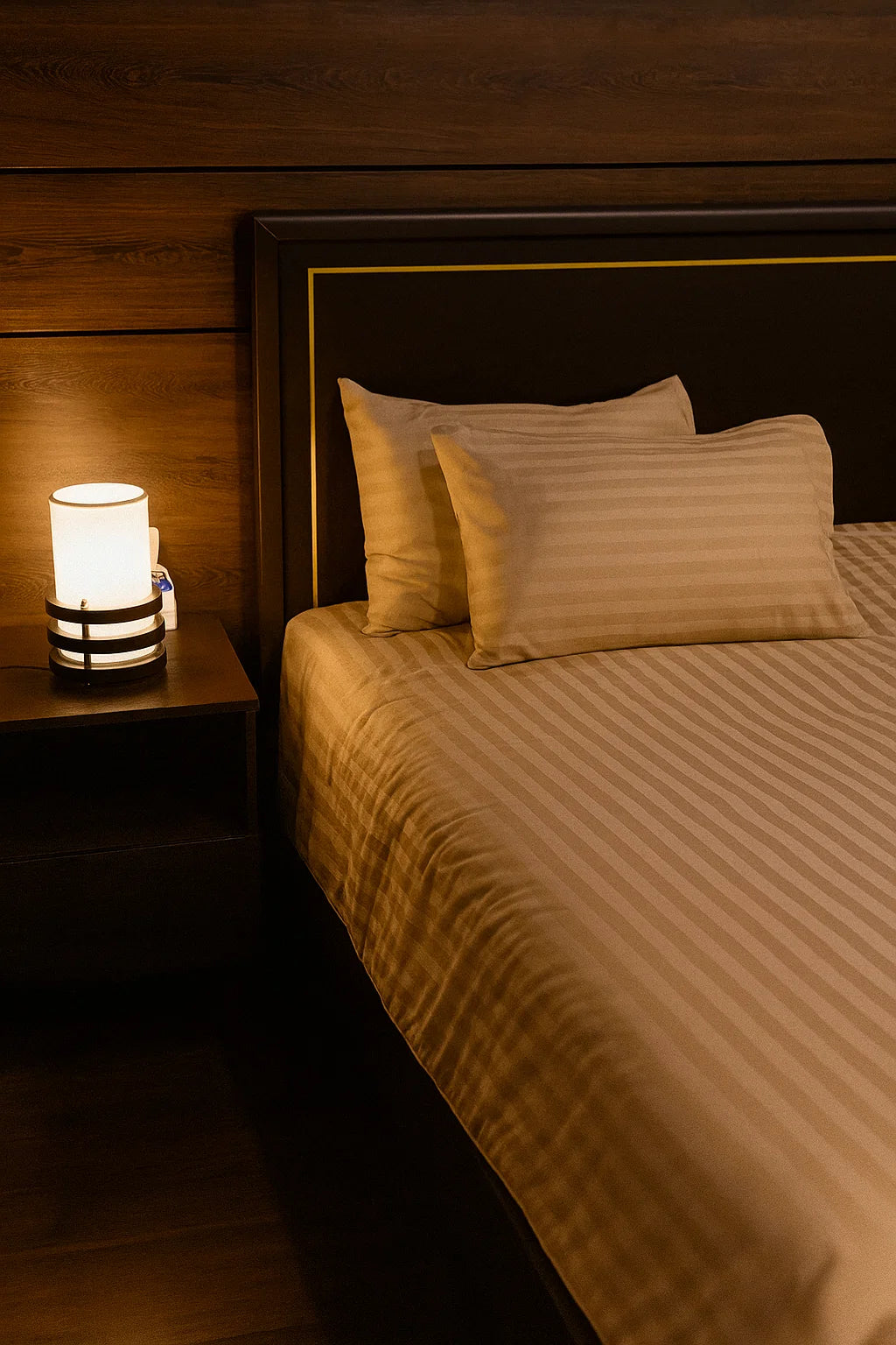 Premium Quality Bed Sheet Set (Mud Brown)