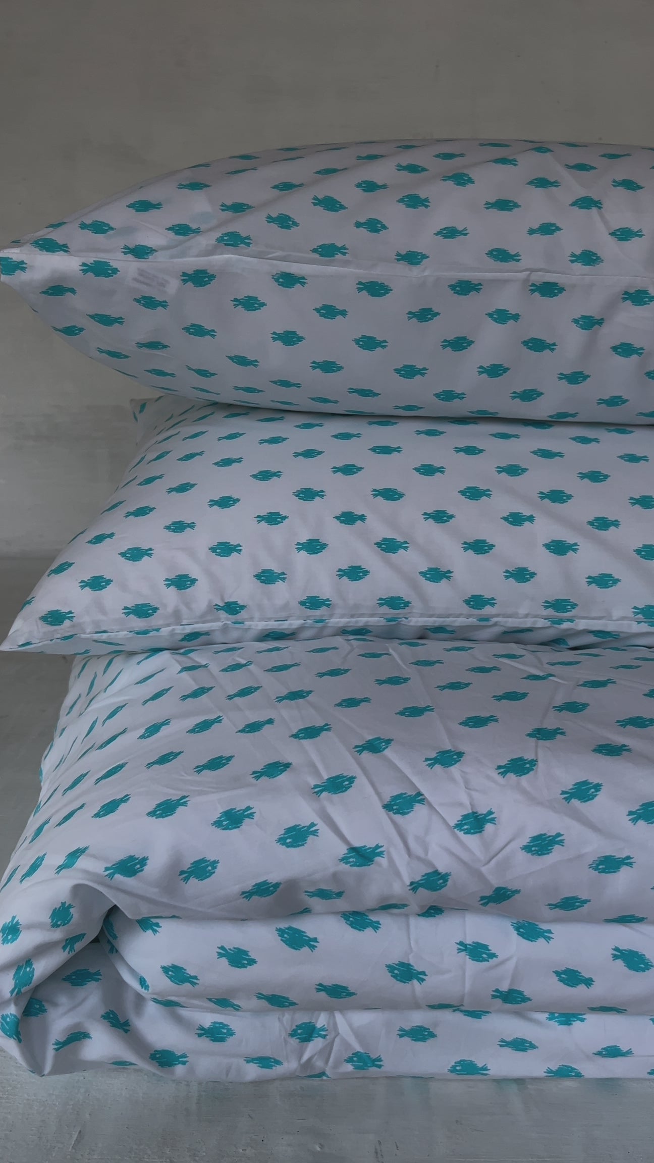 Soft and Fun Fish-Patterned Fitted Sheet Set for Kids