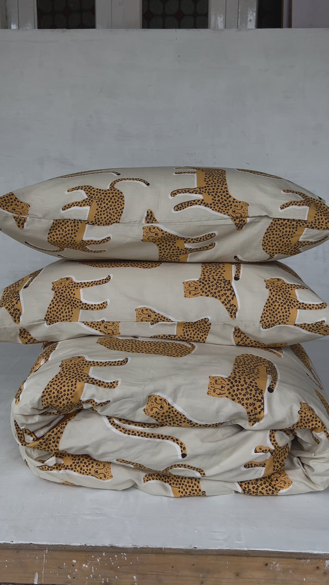 Leopard Print Cotton Fitted Sheet Set with Pillowcases