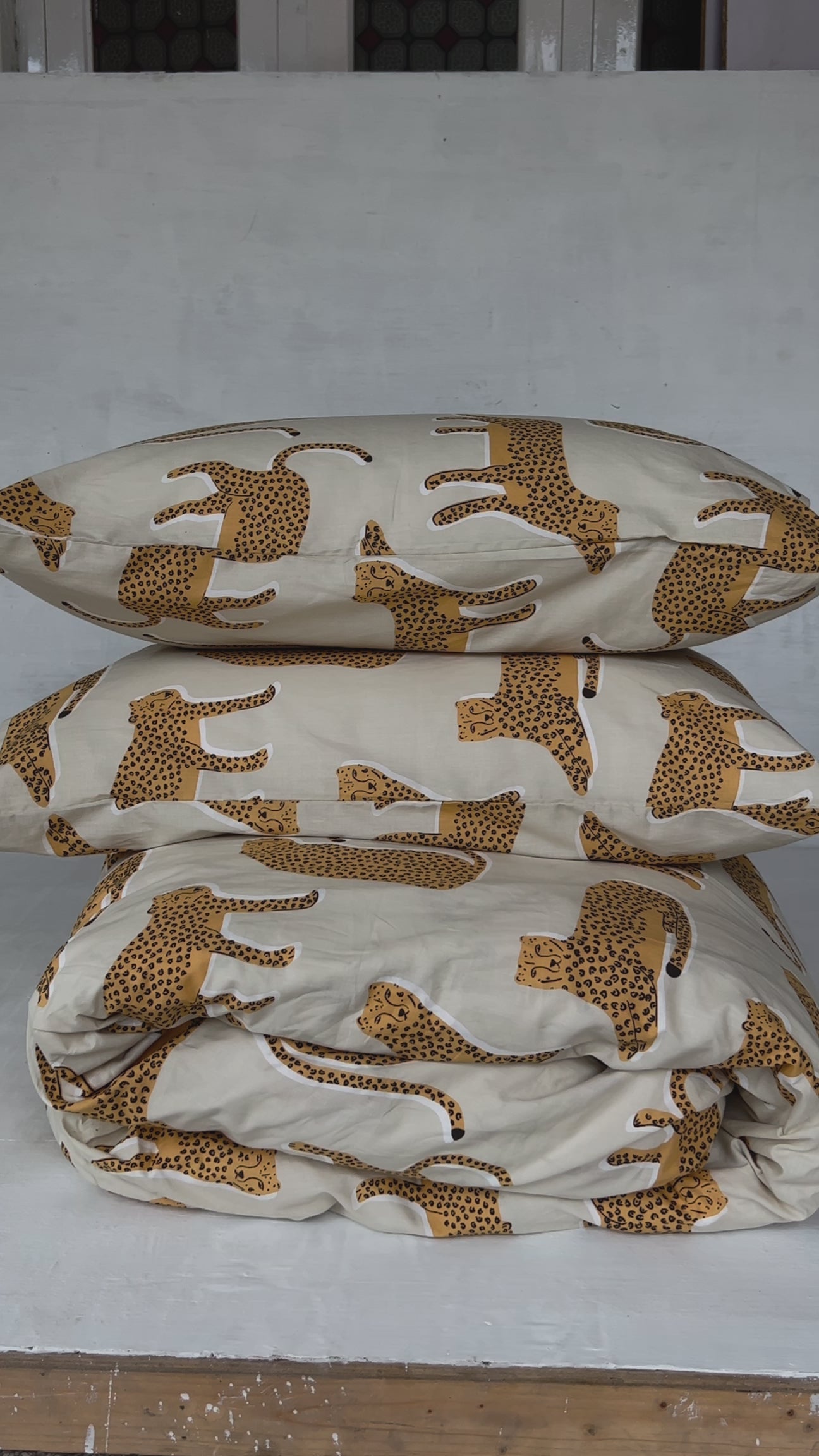 Leopard Print Cotton Fitted Sheet Set with Pillowcases