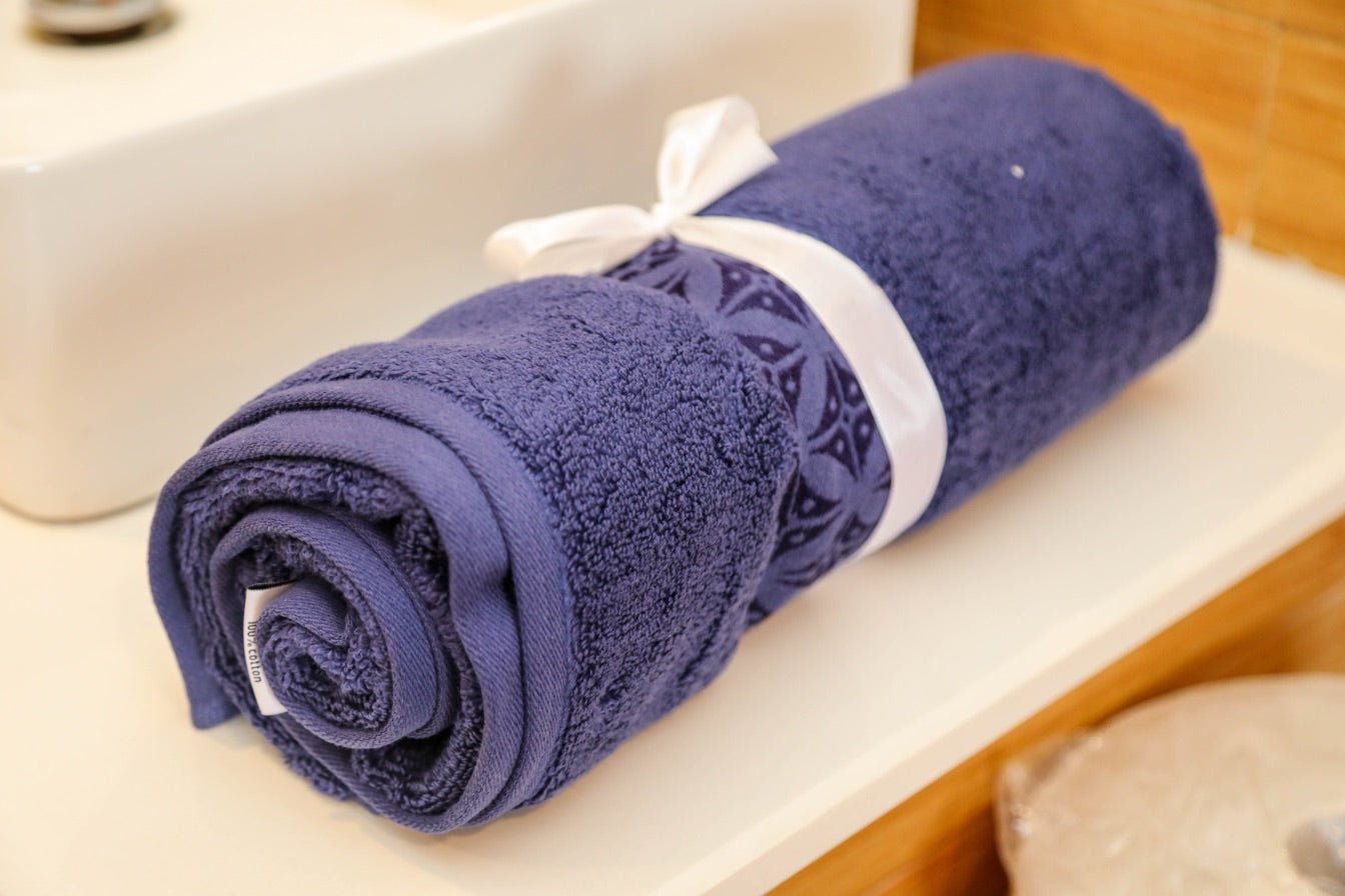 Lavender Cotton Bath Towel - Soft & Absorbent - Handmade Stories